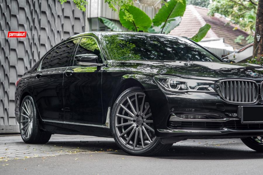  BMW 740Li on Vossen Wheels (VFS2) 2017 года  (фото 5 из 8)